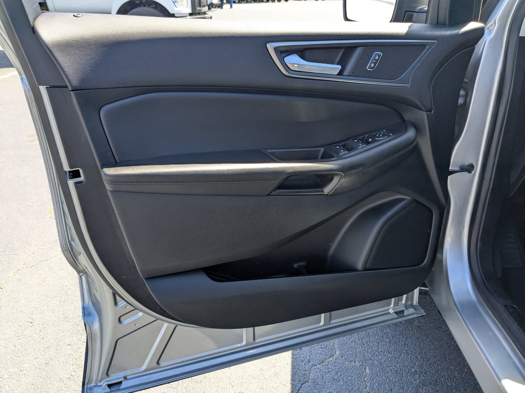 2022 Ford Edge SE