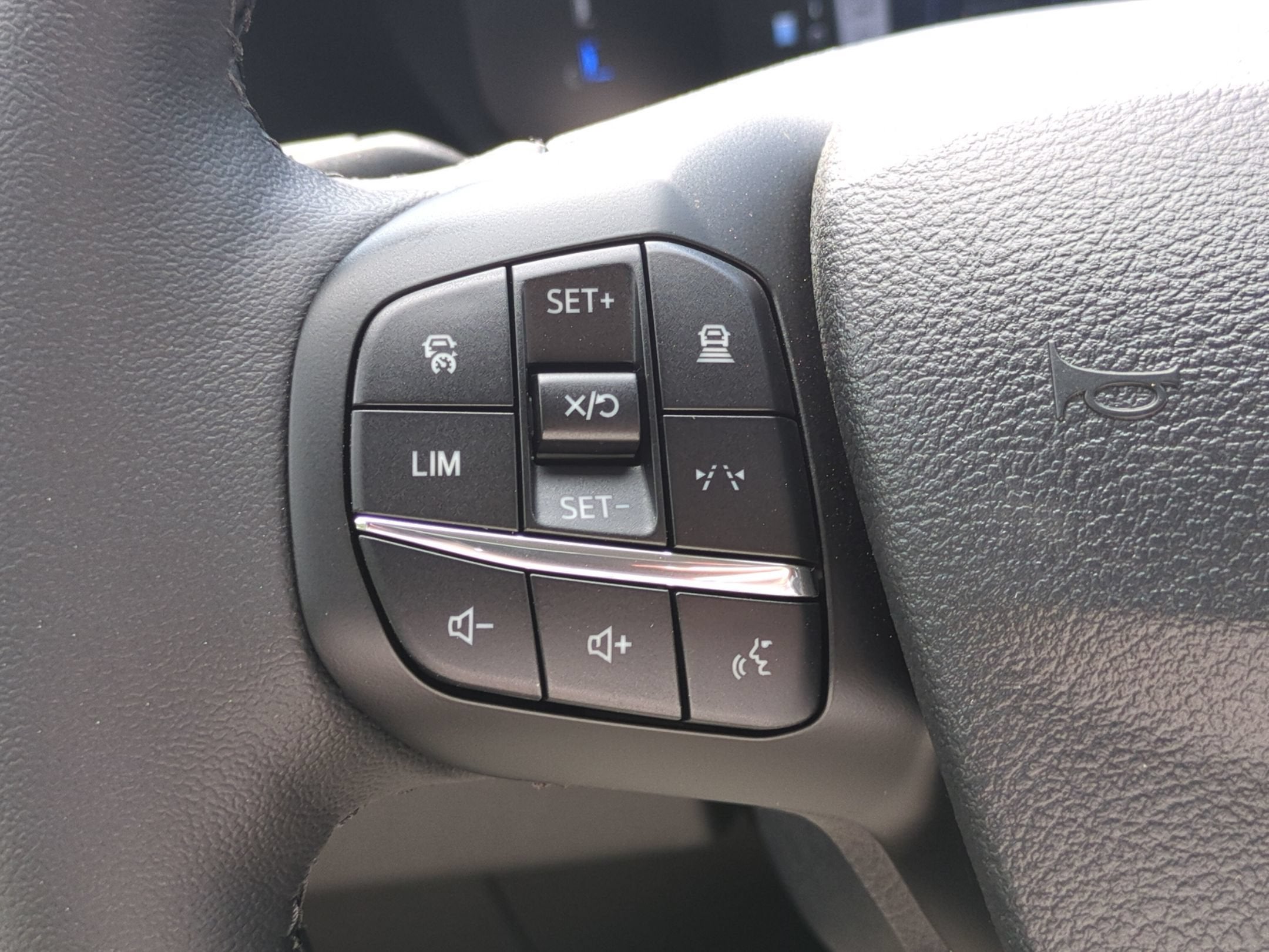 2027 Ford Transit Passenger Wagon XLT