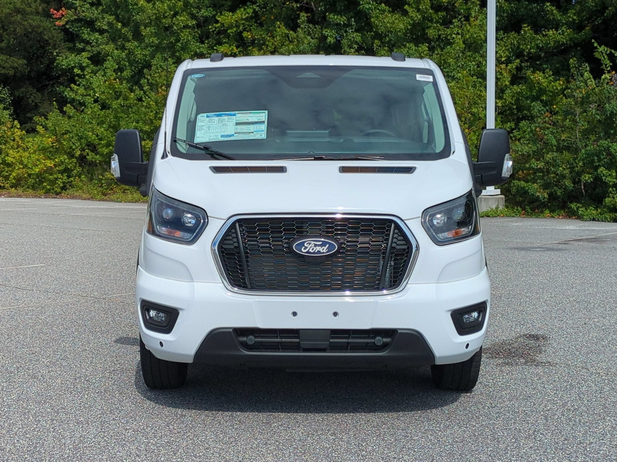 2027 Ford Transit Passenger Wagon XLT