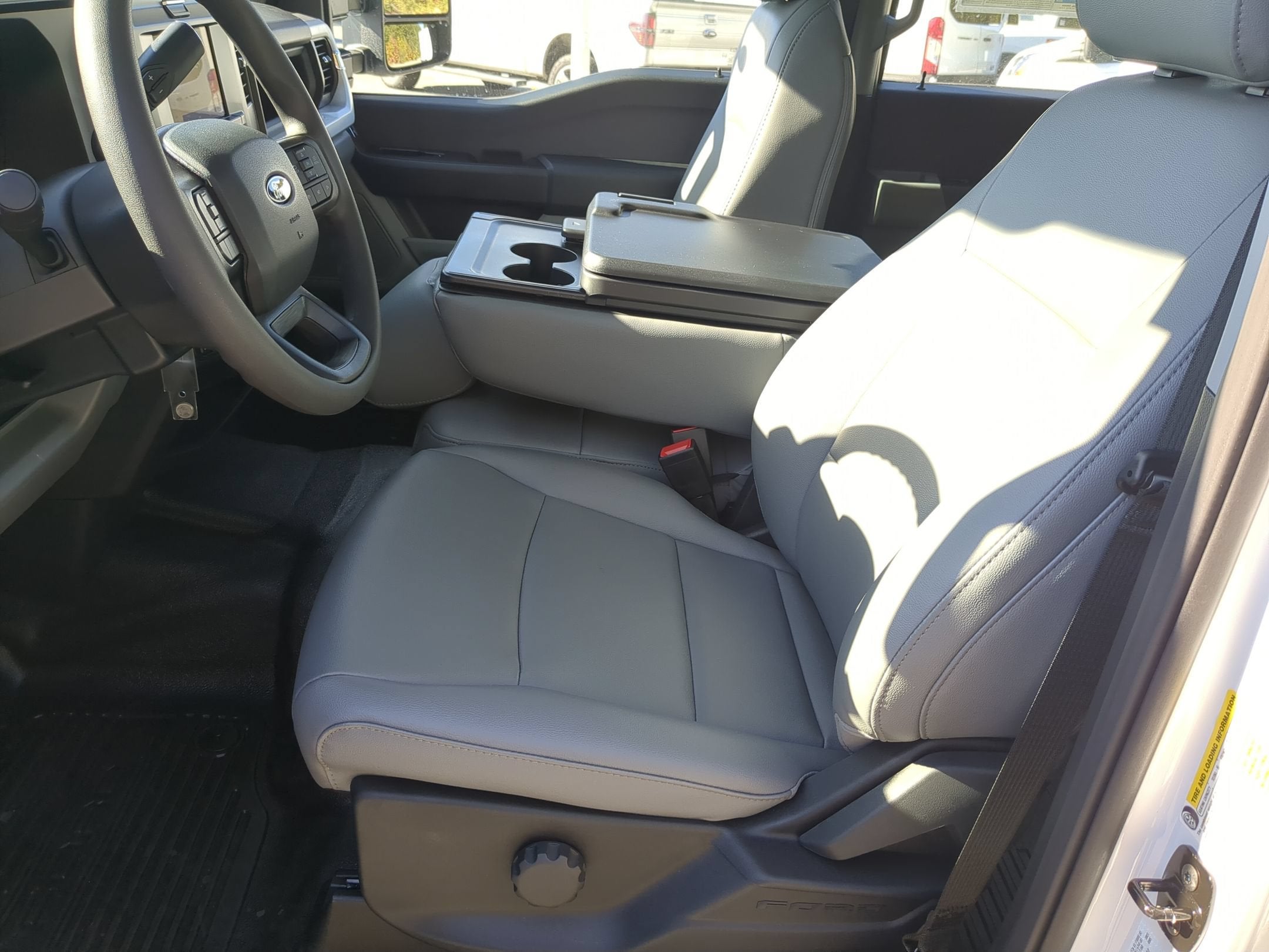 2027 Ford Super Duty F-250 SRW XL