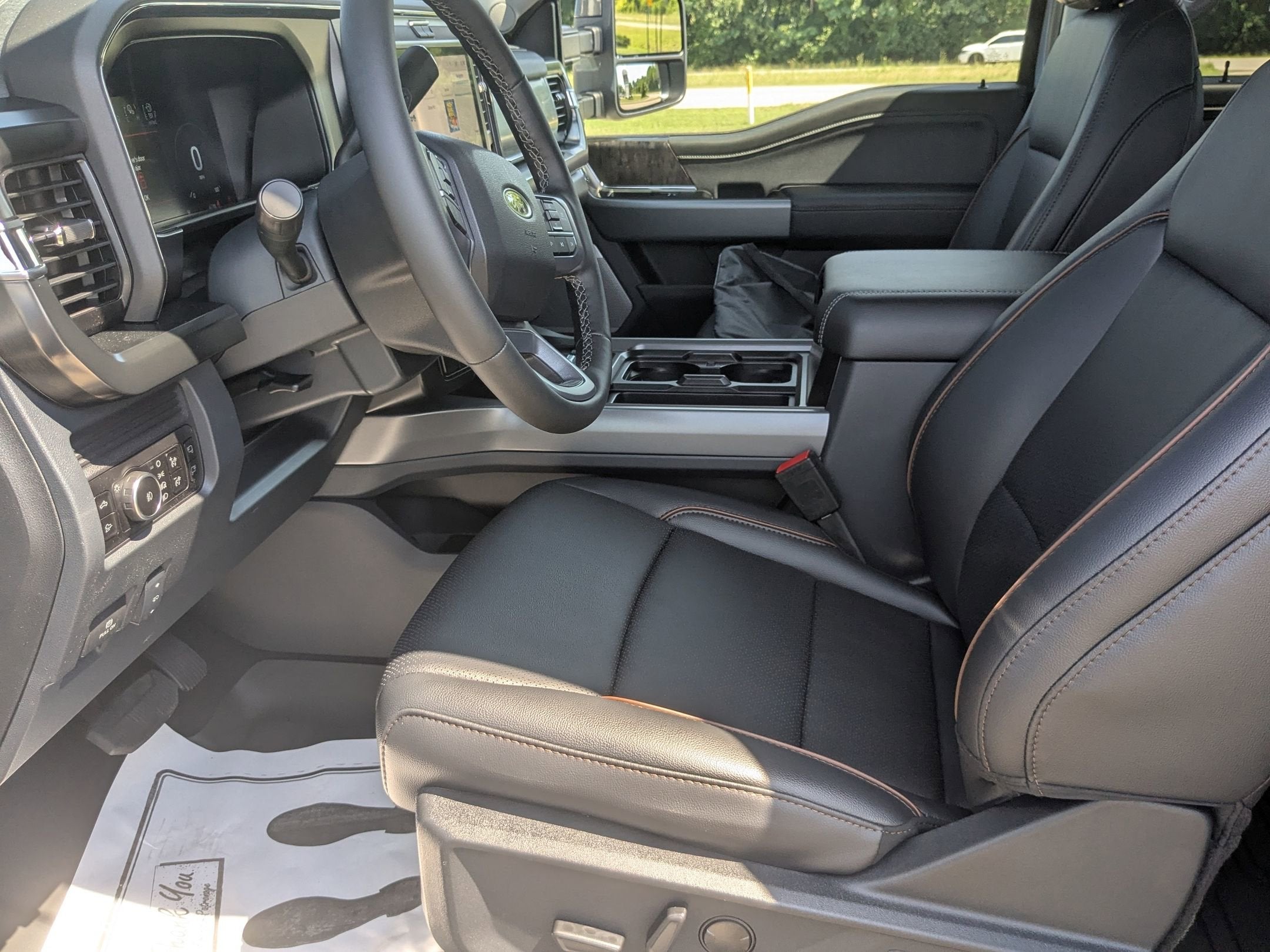 2026 Ford Super Duty F-350 DRW LARIAT