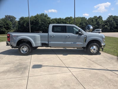2026 Ford Super Duty F-350 DRW LARIAT