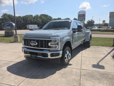 2026 Ford Super Duty F-350 DRW LARIAT