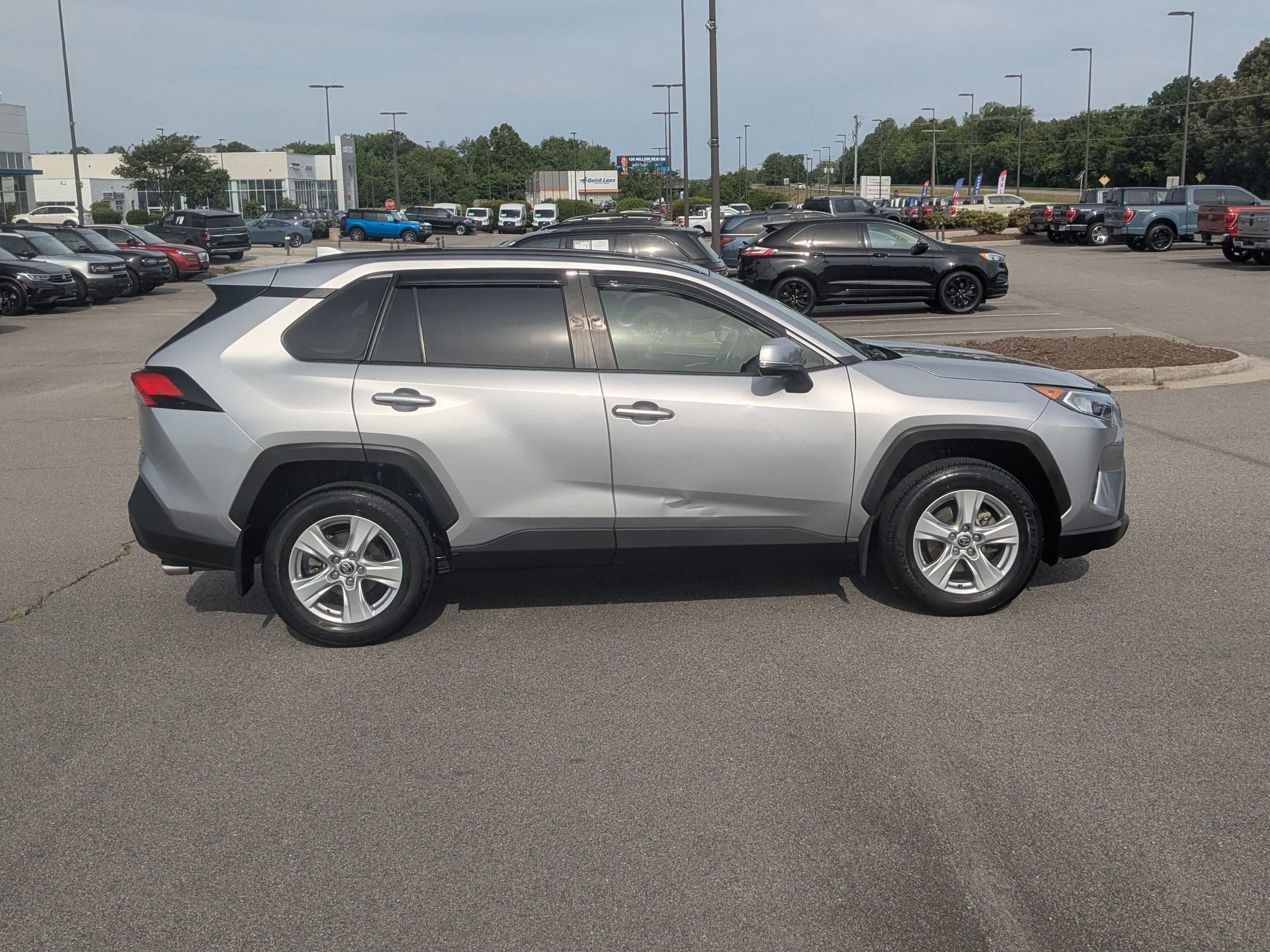 2020 Toyota RAV4 XLE