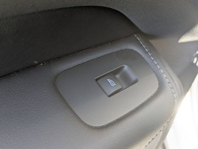 2023 Volvo XC60 Ultimate Bright Theme