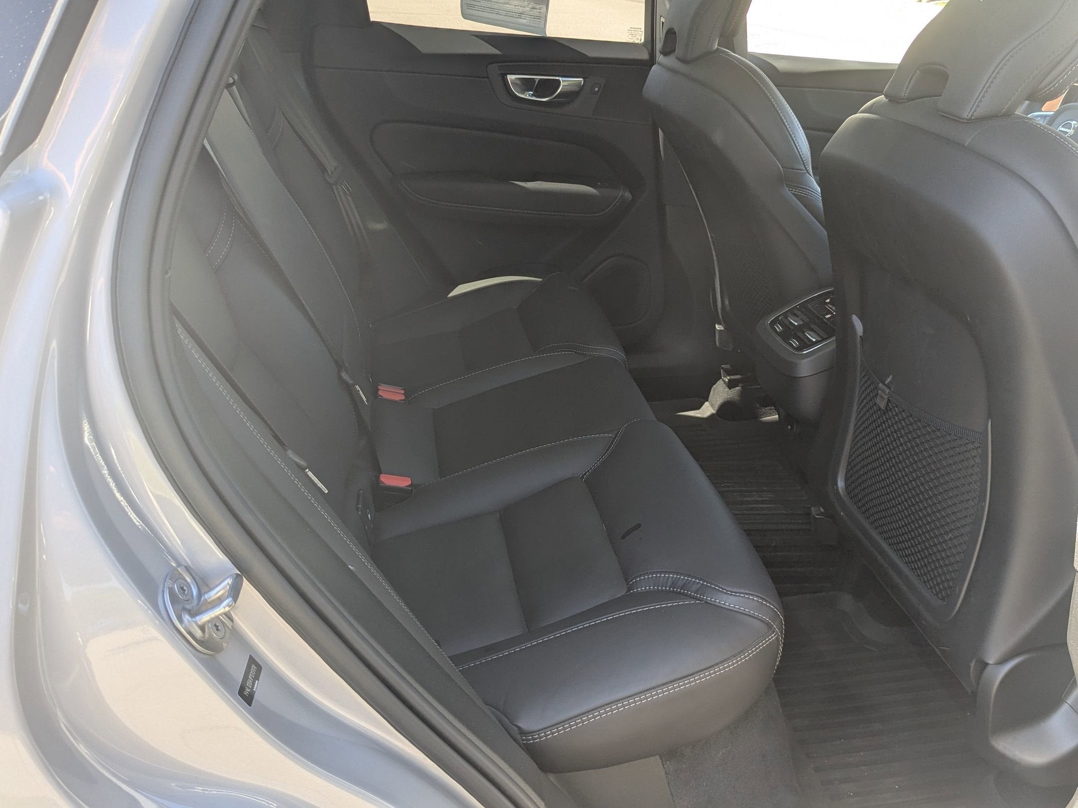 2023 Volvo XC60 Ultimate Bright Theme