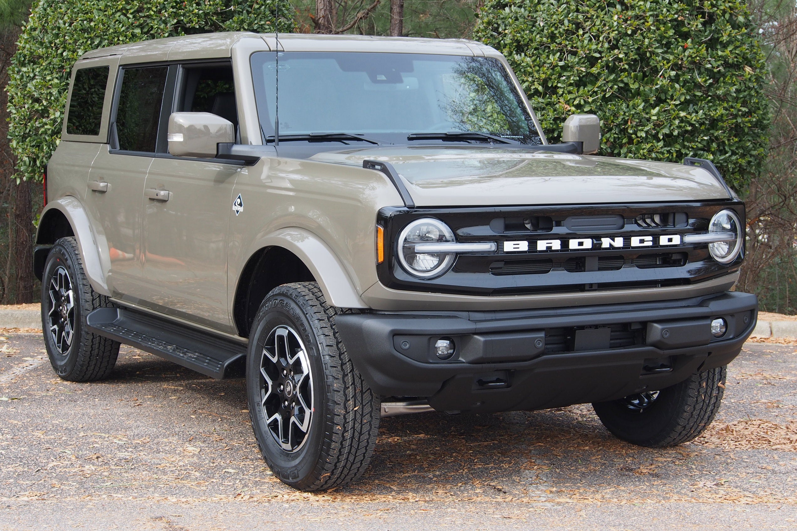 2025 Ford Bronco Outer Banks - Crossroads Courtesy Demo