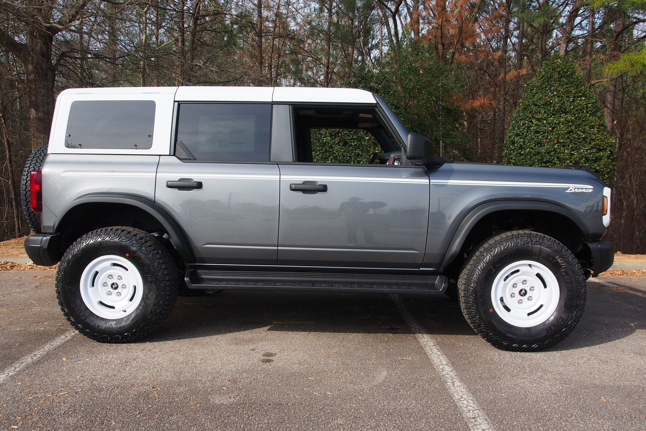2025 Ford Bronco Heritage Edition
