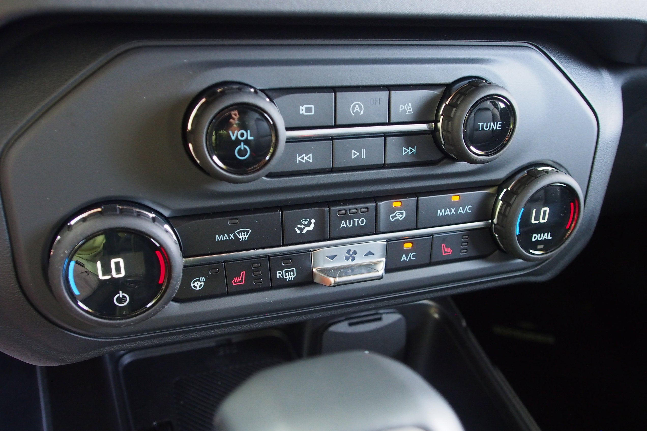 2025 Ford Bronco Outer Banks - Crossroads Courtesy Demo