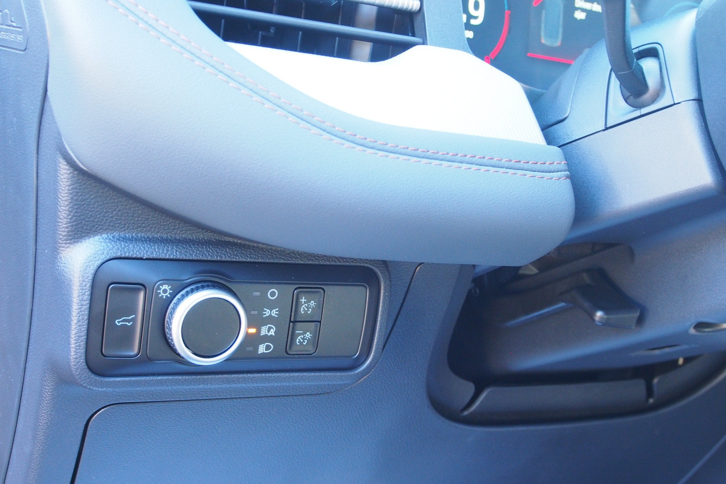 2027 Ford Explorer Active w/200A Pkg