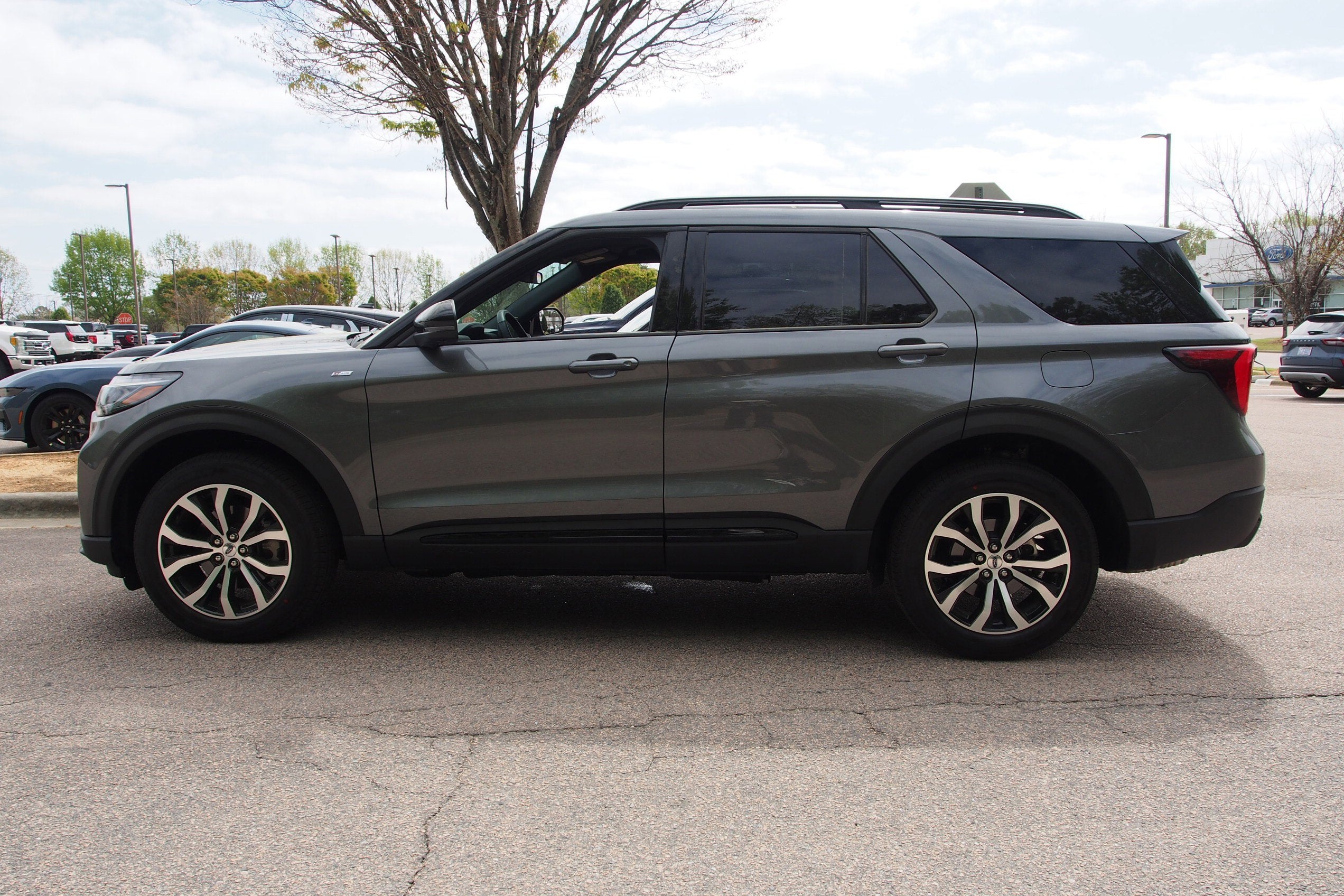 2026 Ford Explorer ST-Line - Crossroads Courtesy Demo
