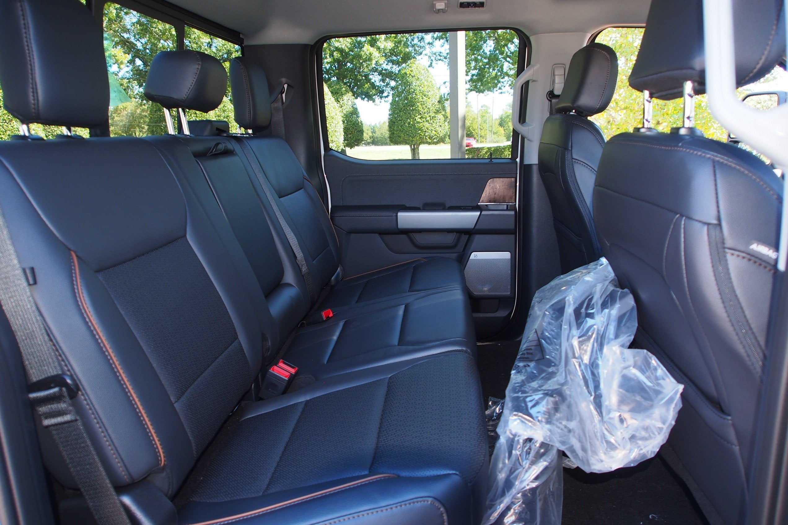 2027 Ford Super Duty F-250 SRW LARIAT