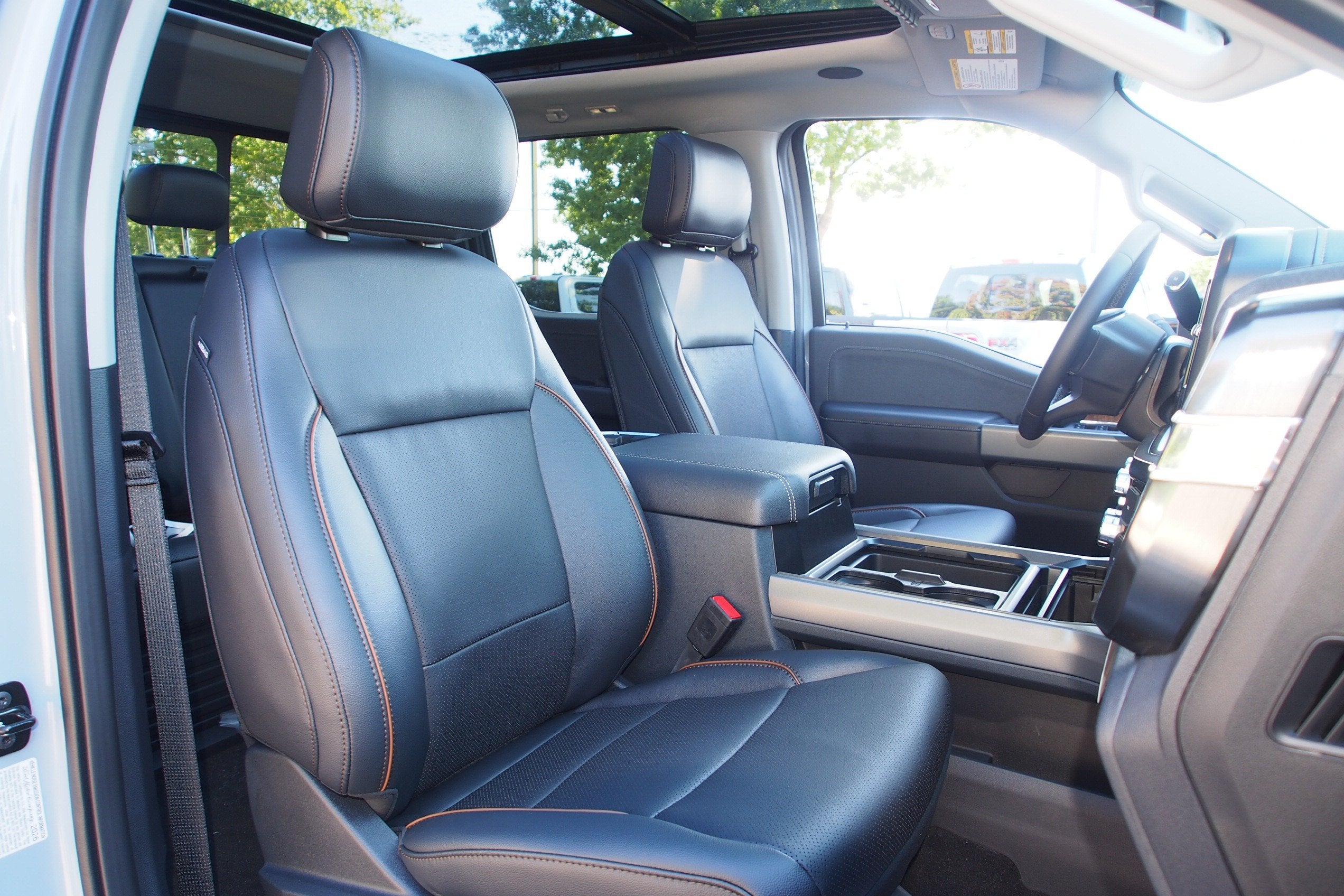 2027 Ford Super Duty F-350 SRW LARIAT