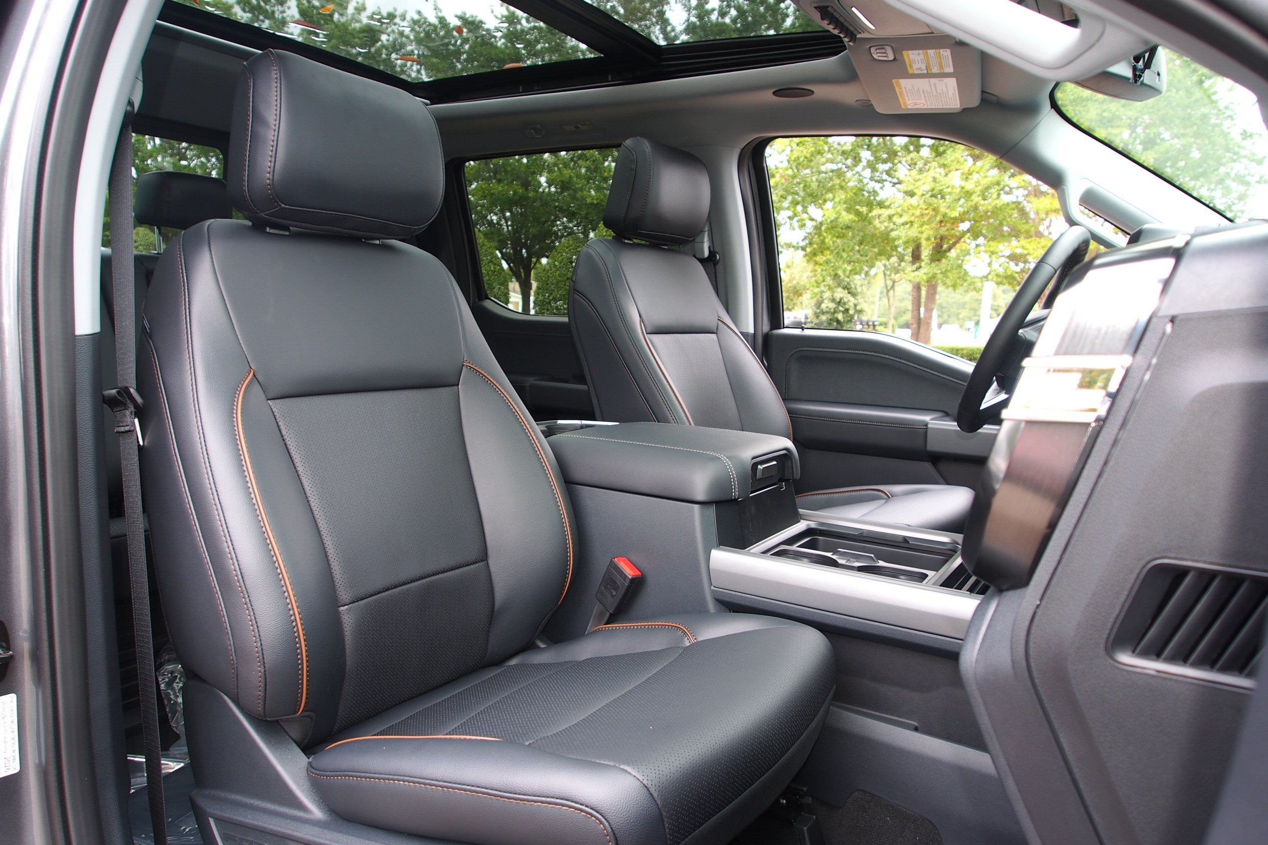2027 Ford Super Duty F-350 SRW LARIAT
