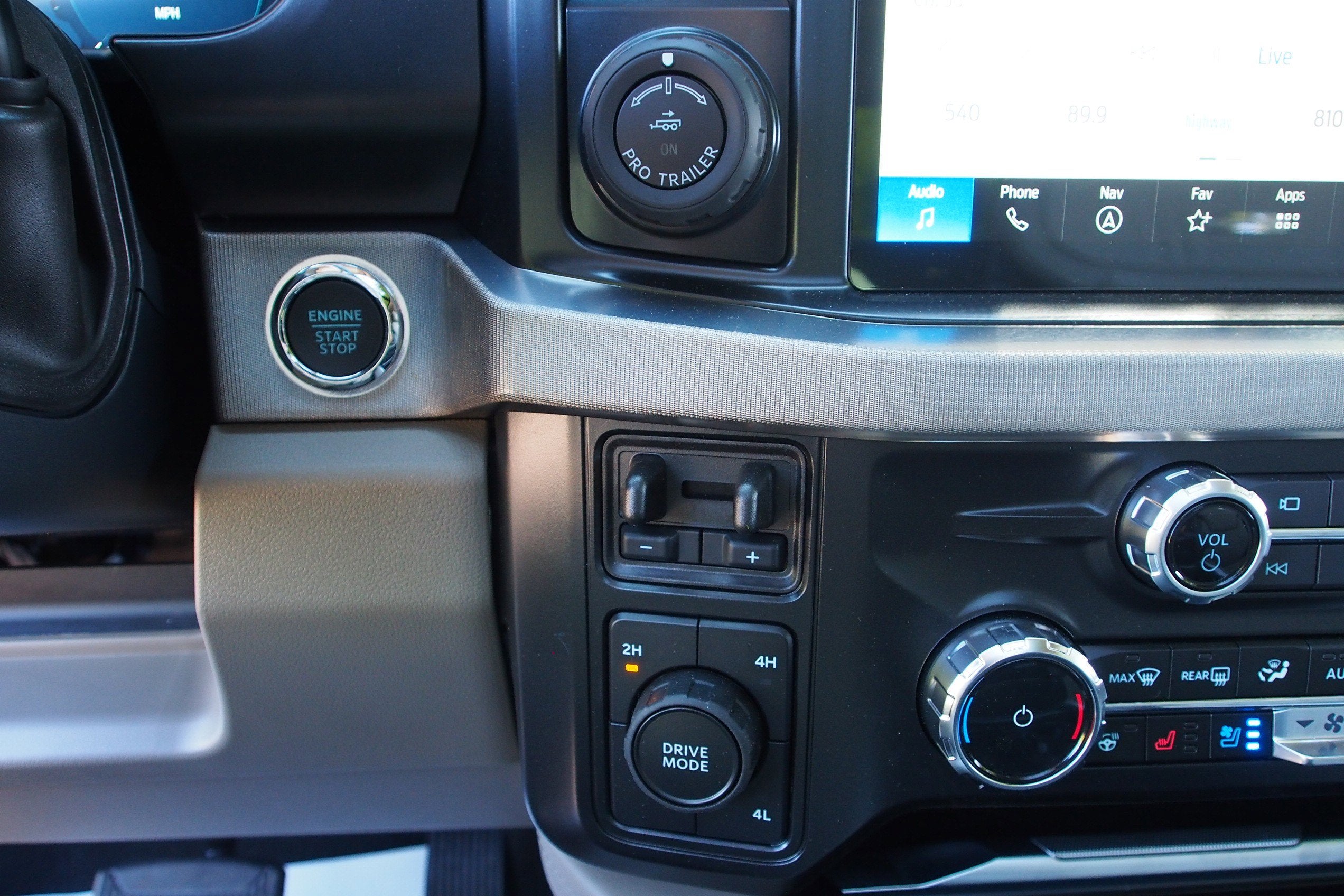 2026 Ford Super Duty F-350 DRW Platinum
