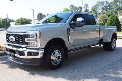 2026 Ford Super Duty F-350 DRW LARIAT
