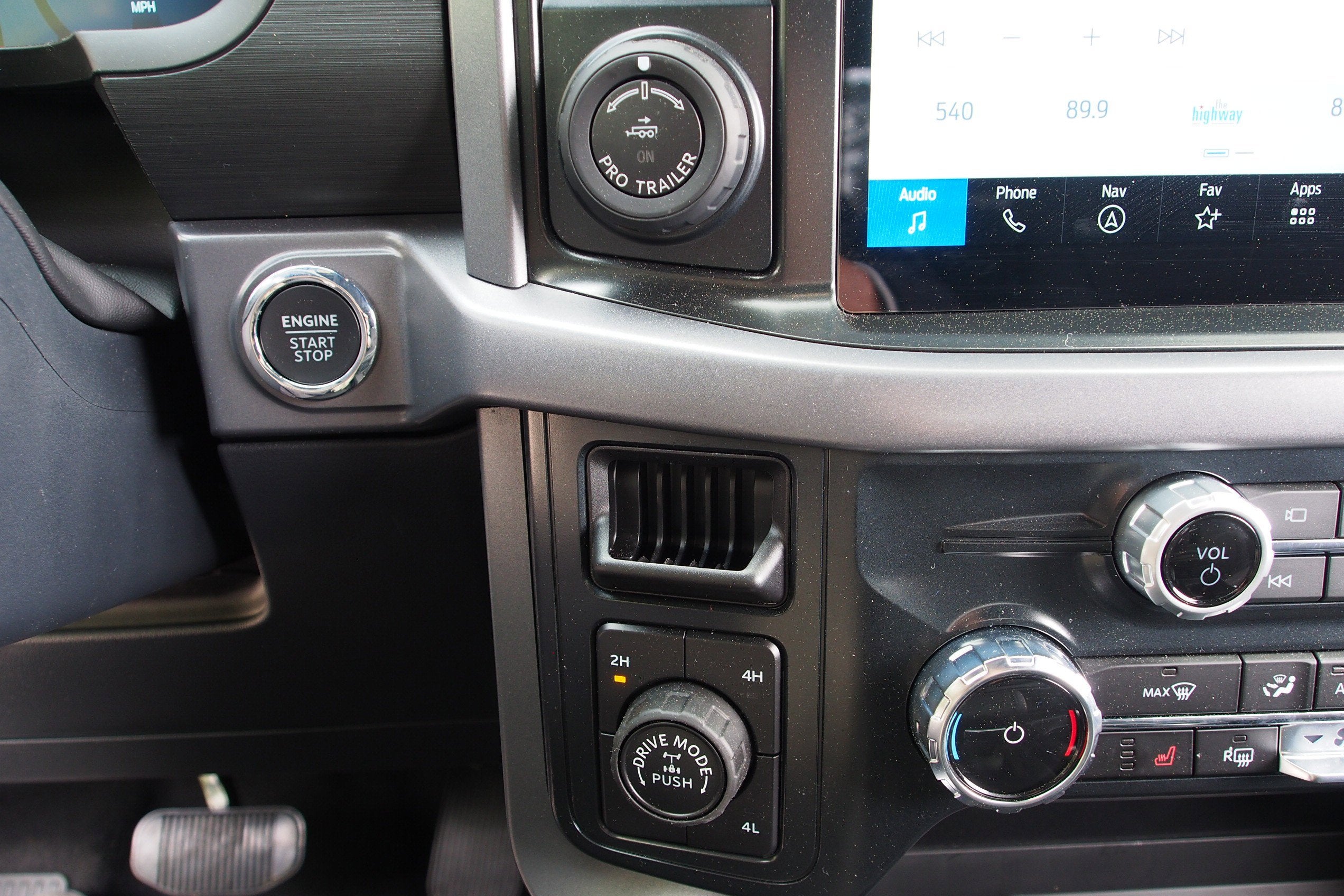 2026 Ford F-150 XLT - Crossroads Courtesy Demo