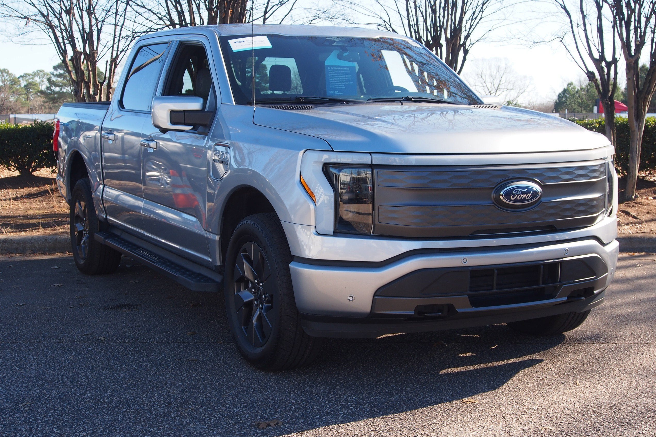 2023 Ford F-150 Lightning LARIAT