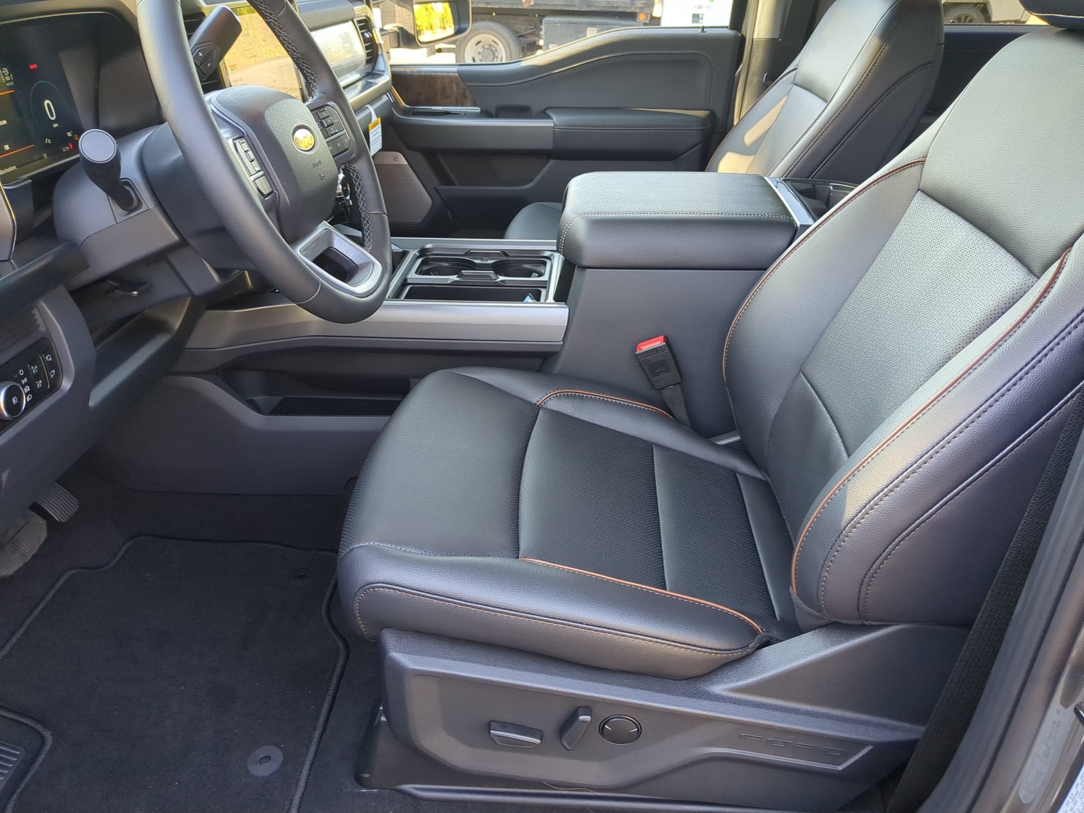 2027 Ford Super Duty F-350 SRW LARIAT
