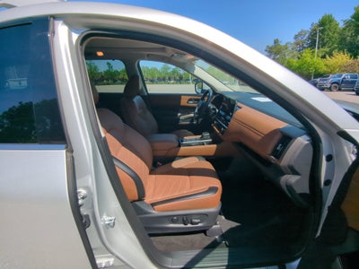 2024 Nissan Pathfinder Platinum