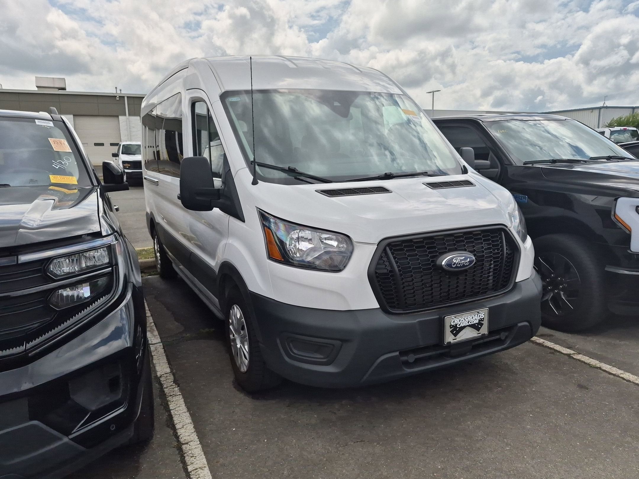 2023 Ford Transit 350 XL Med Roof Sliding Pass. 148's photo