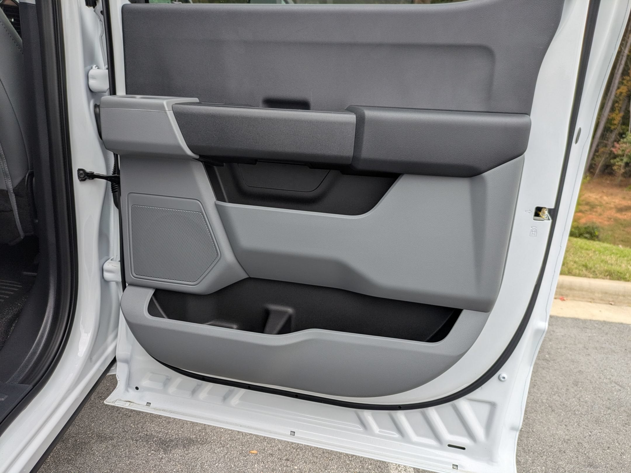 2026 Ford F-350 Super Duty Chassis Cab XL - Photo 32