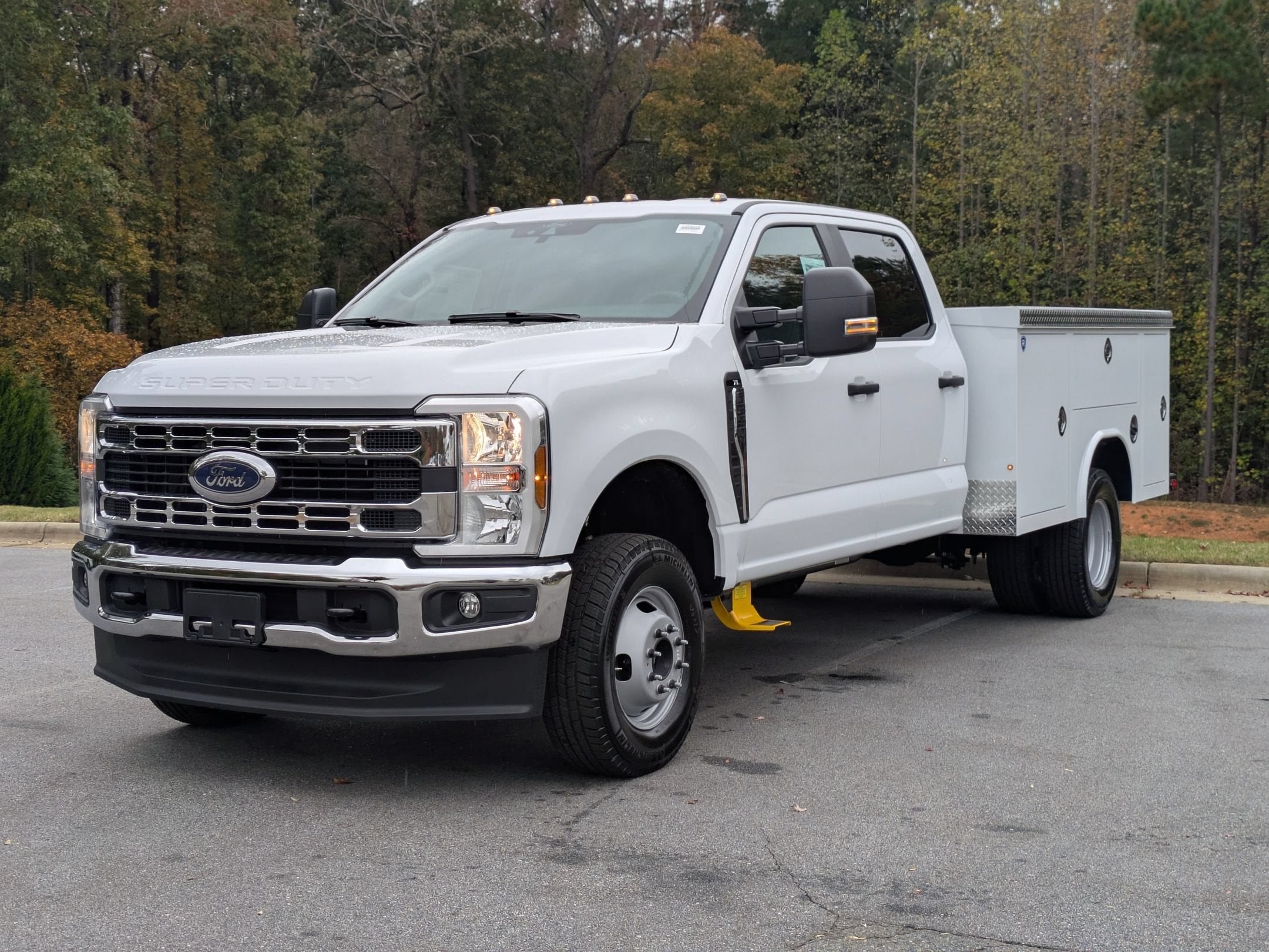2026 Ford F-350 Super Duty Chassis Cab XL - Photo 6