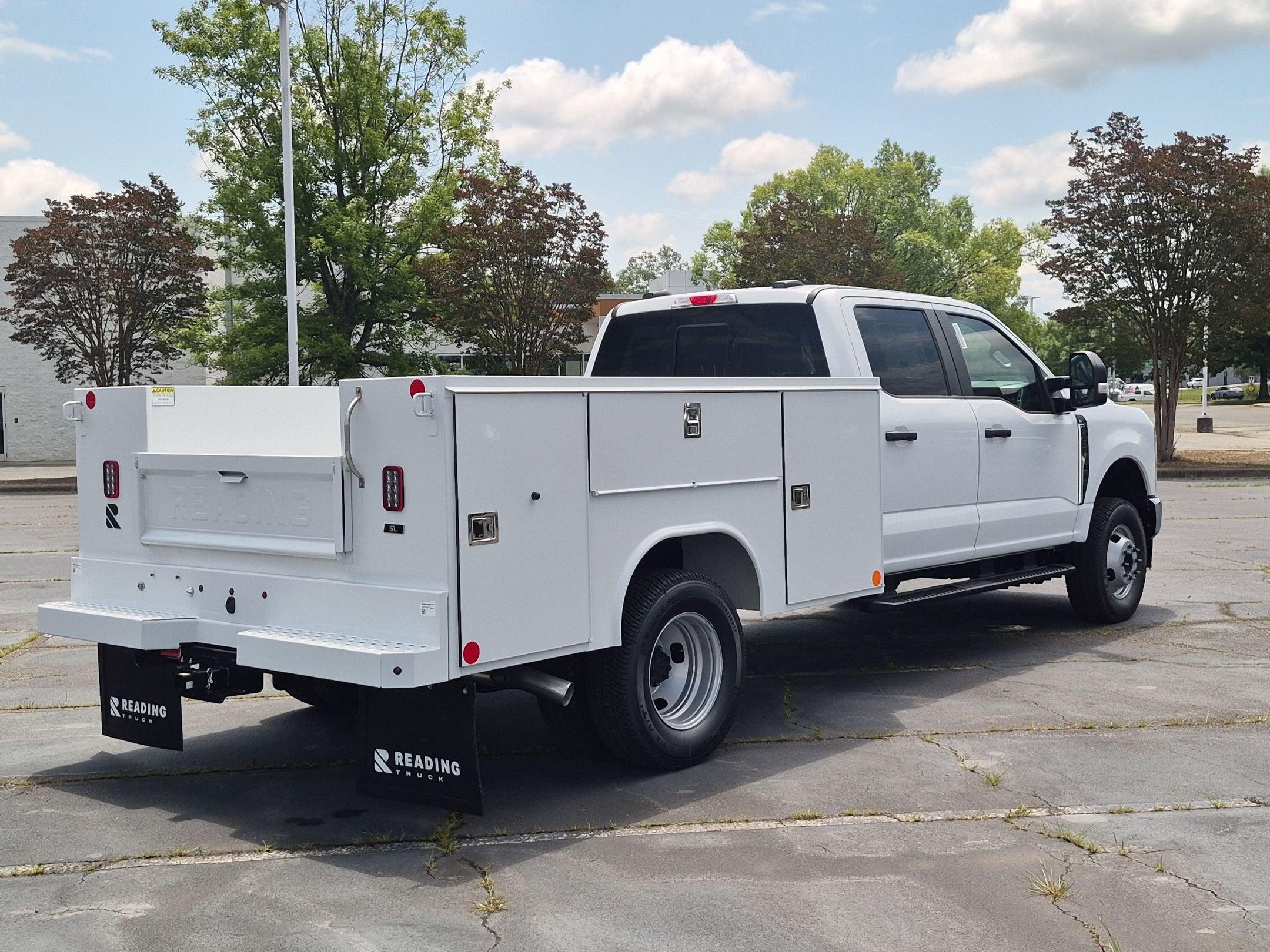 2026 Ford Super Duty F-350 DRW XL