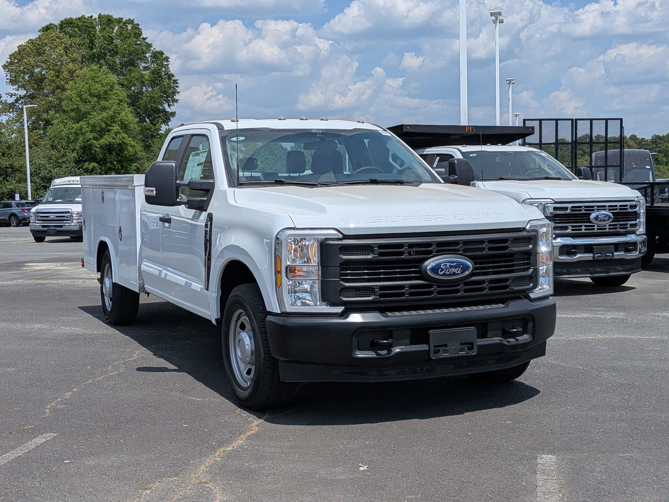 2025 Ford Super Duty F-350 SRW XL