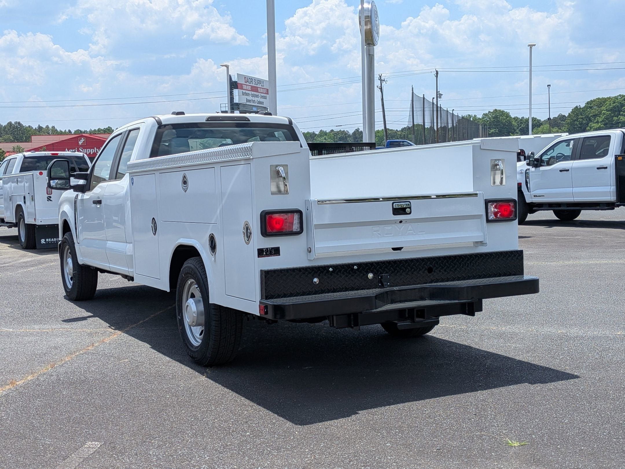 2025 Ford Super Duty F-350 SRW XL