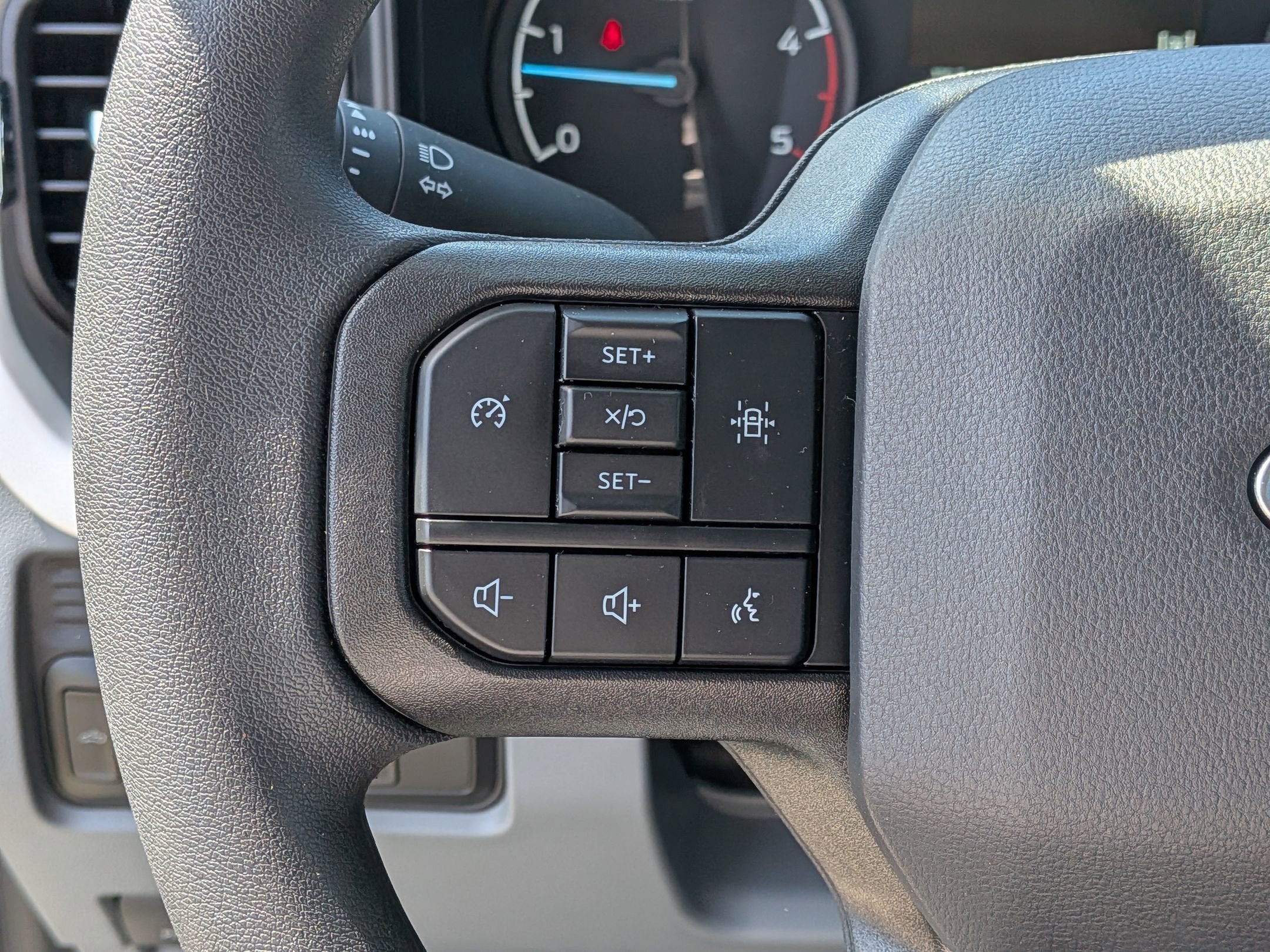 2025 Ford Super Duty F-550 DRW XL