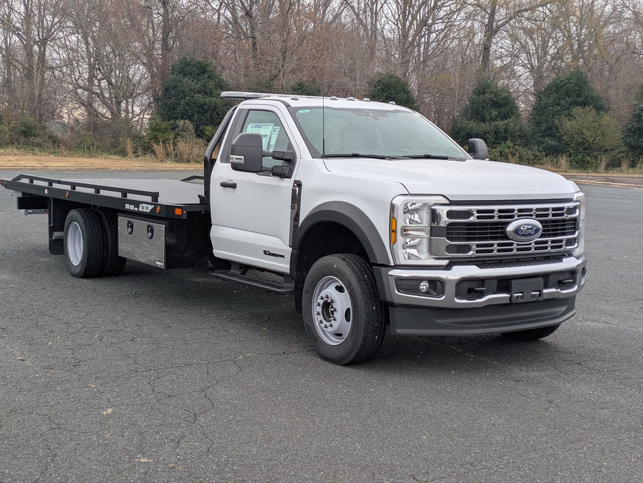 2025 Ford Super Duty F-600 DRW XL