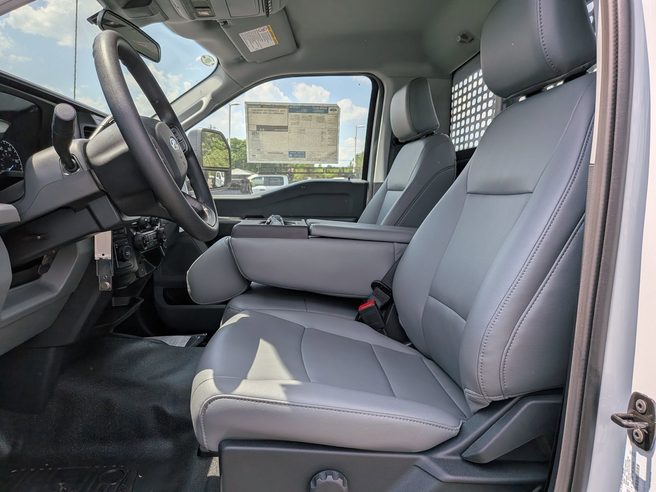 2025 Ford Super Duty F-600 DRW XL