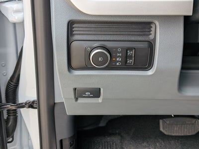 2025 Ford Super Duty F-600 DRW XL