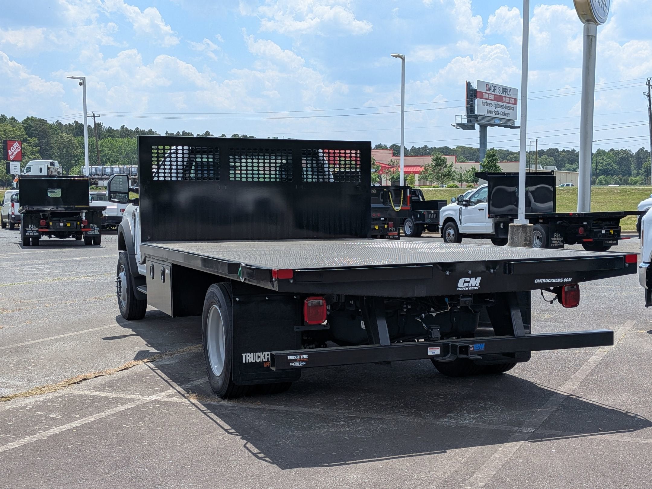 2025 Ford Super Duty F-600 DRW XL