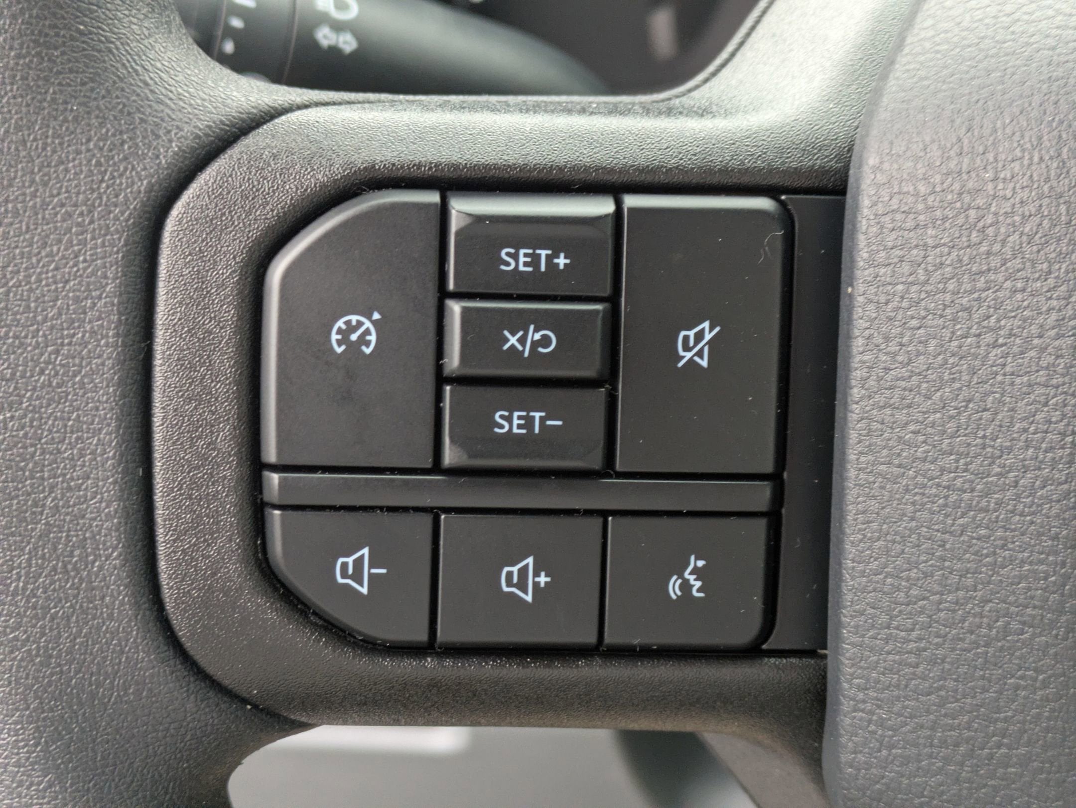 2025 Ford Super Duty F-350 SRW XL