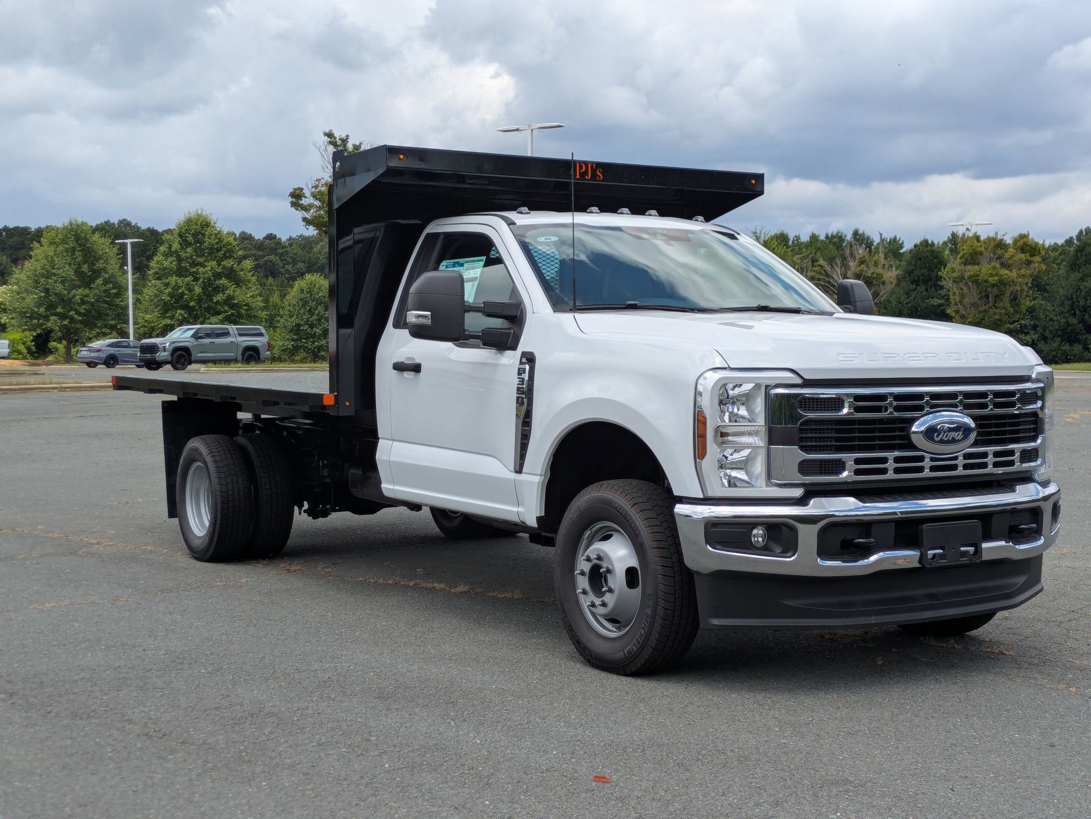 2025 Ford Super Duty F-350 DRW XL