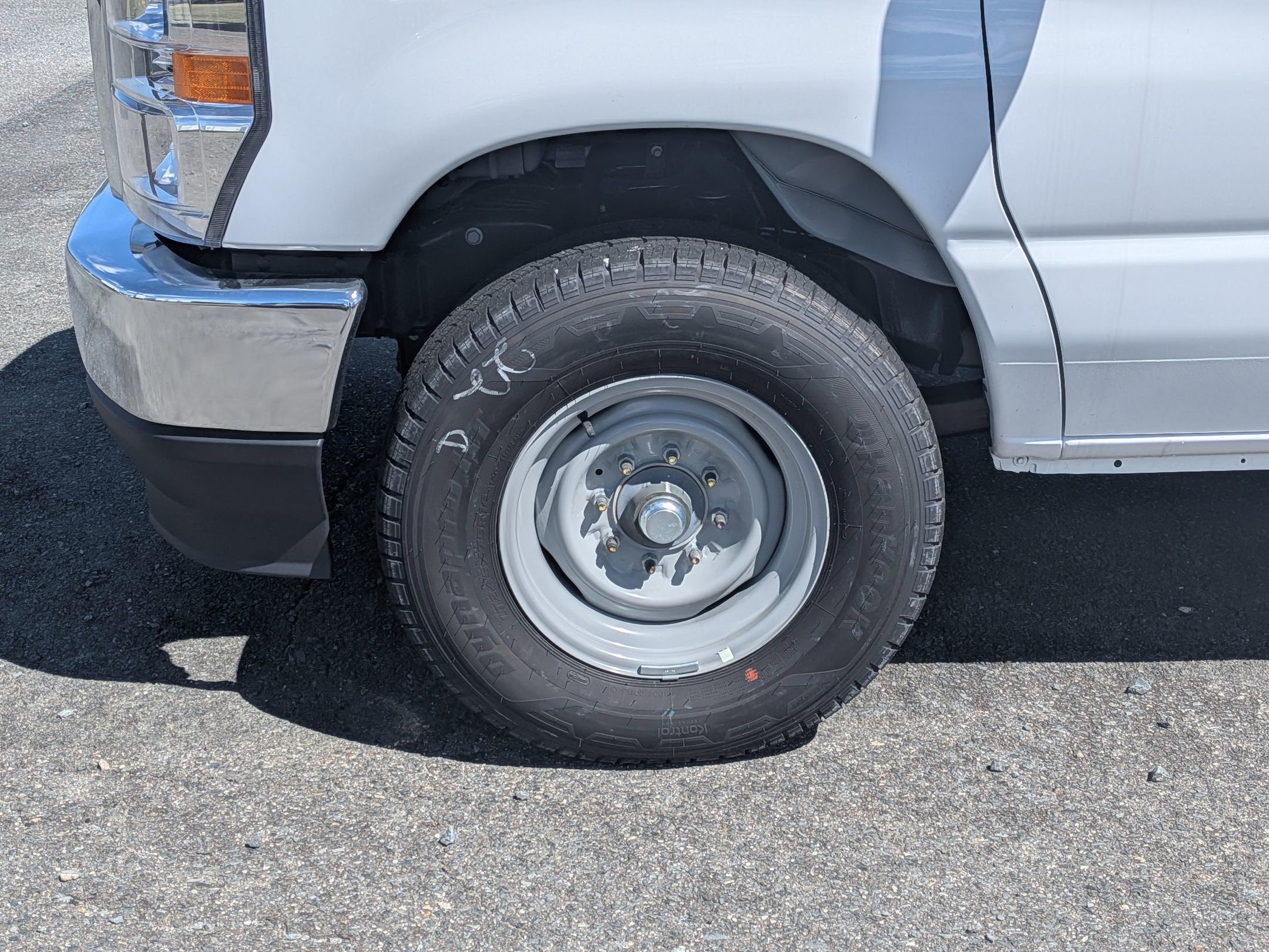 2026 Ford E-Series Cutaway Base