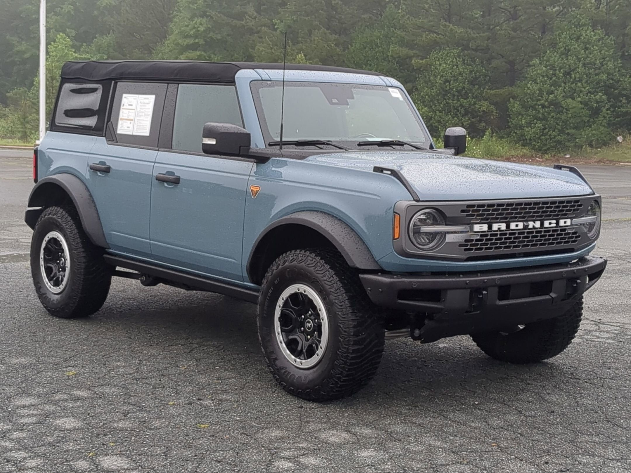 2023 Ford Bronco Badlands 4x4's photo