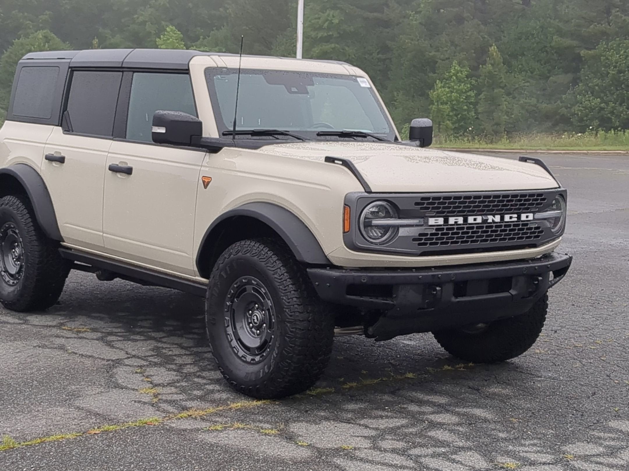 2025 Ford Bronco Badlands 4x4's photo