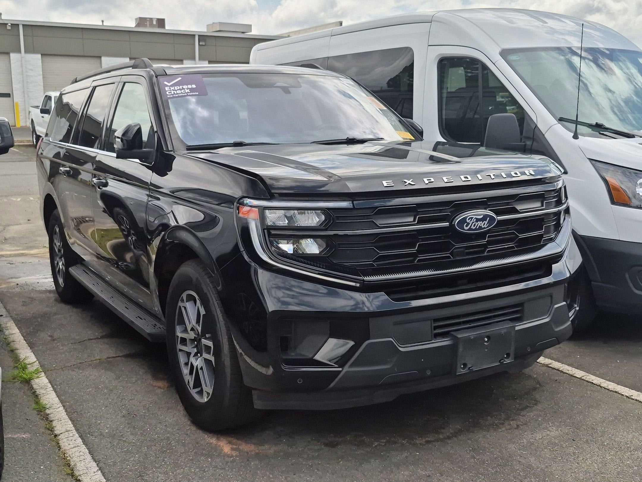 2025 Ford Expedition Max Active