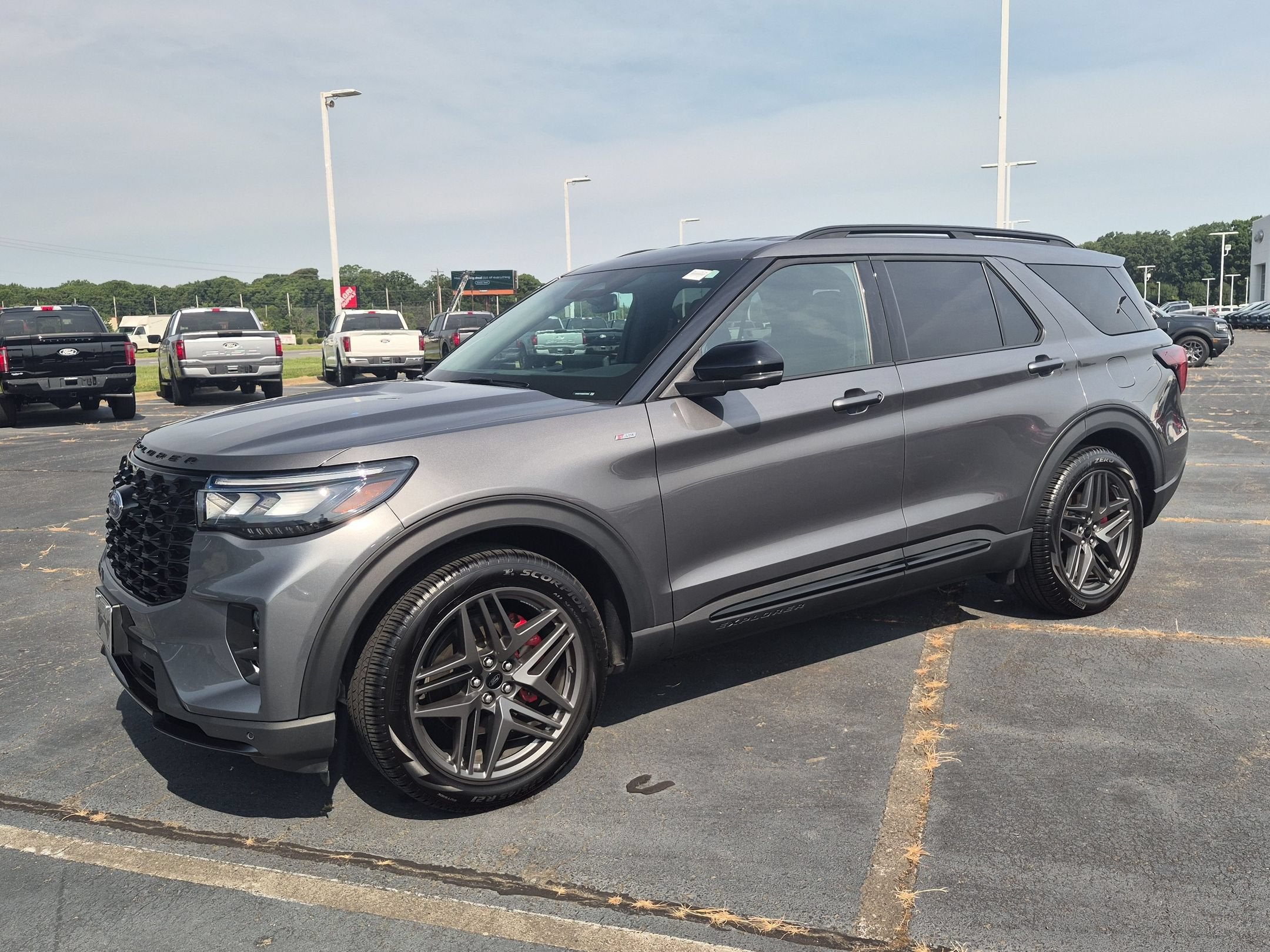2025 Ford Explorer ST-Line