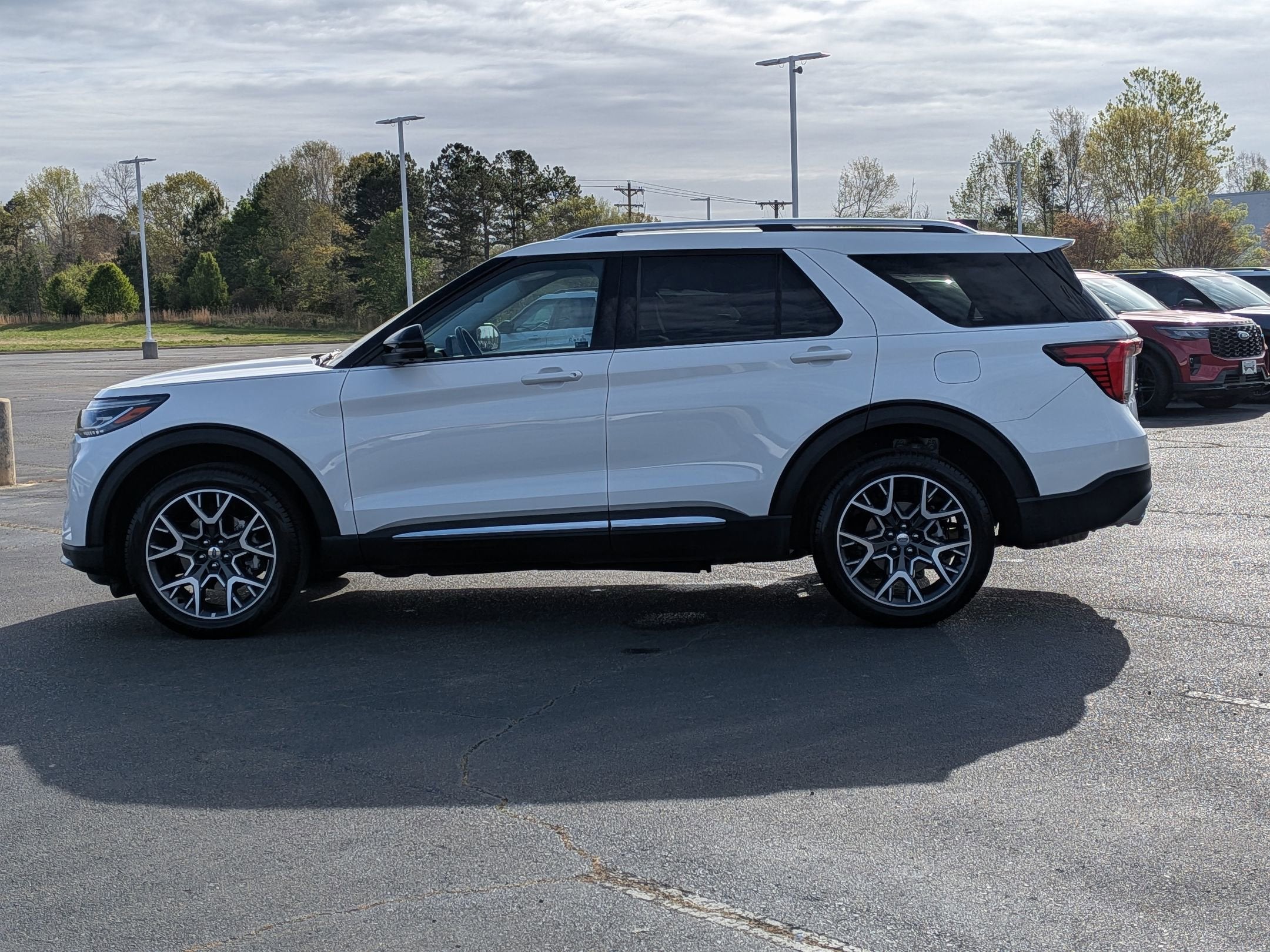 2025 Ford Explorer Platinum