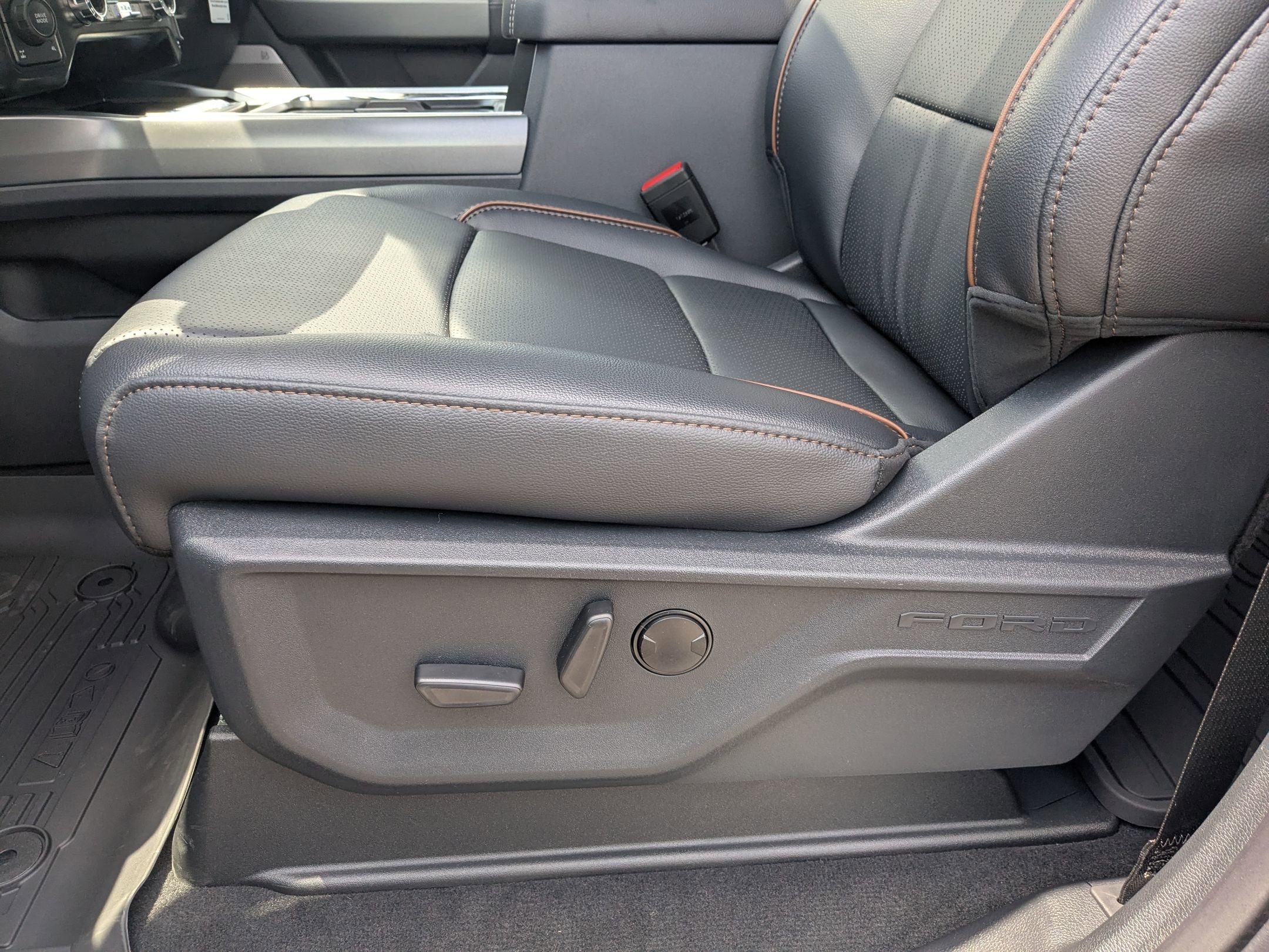 2025 Ford Super Duty F-250 SRW LARIAT