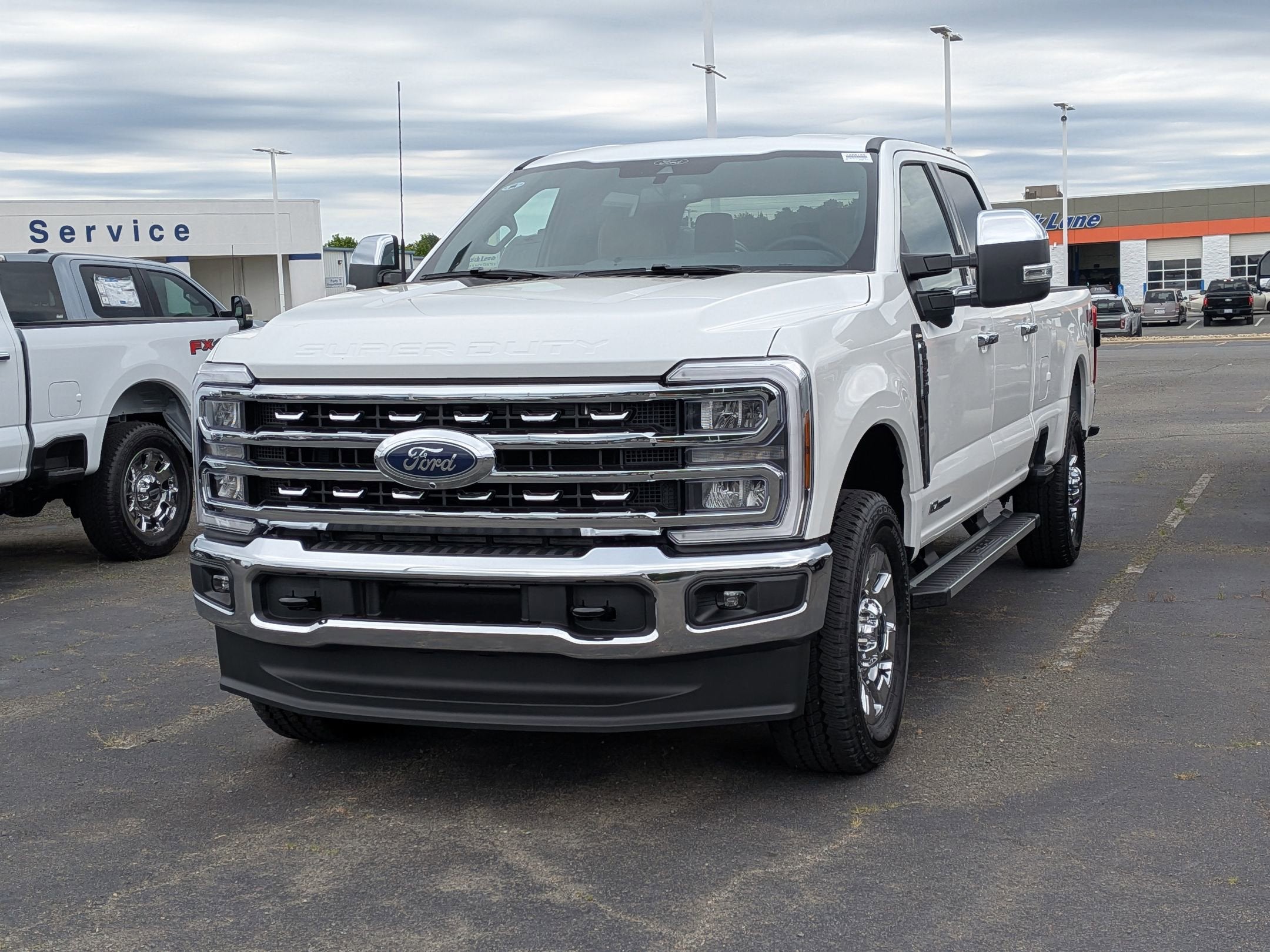 2026 Ford Super Duty F-350 SRW LARIAT