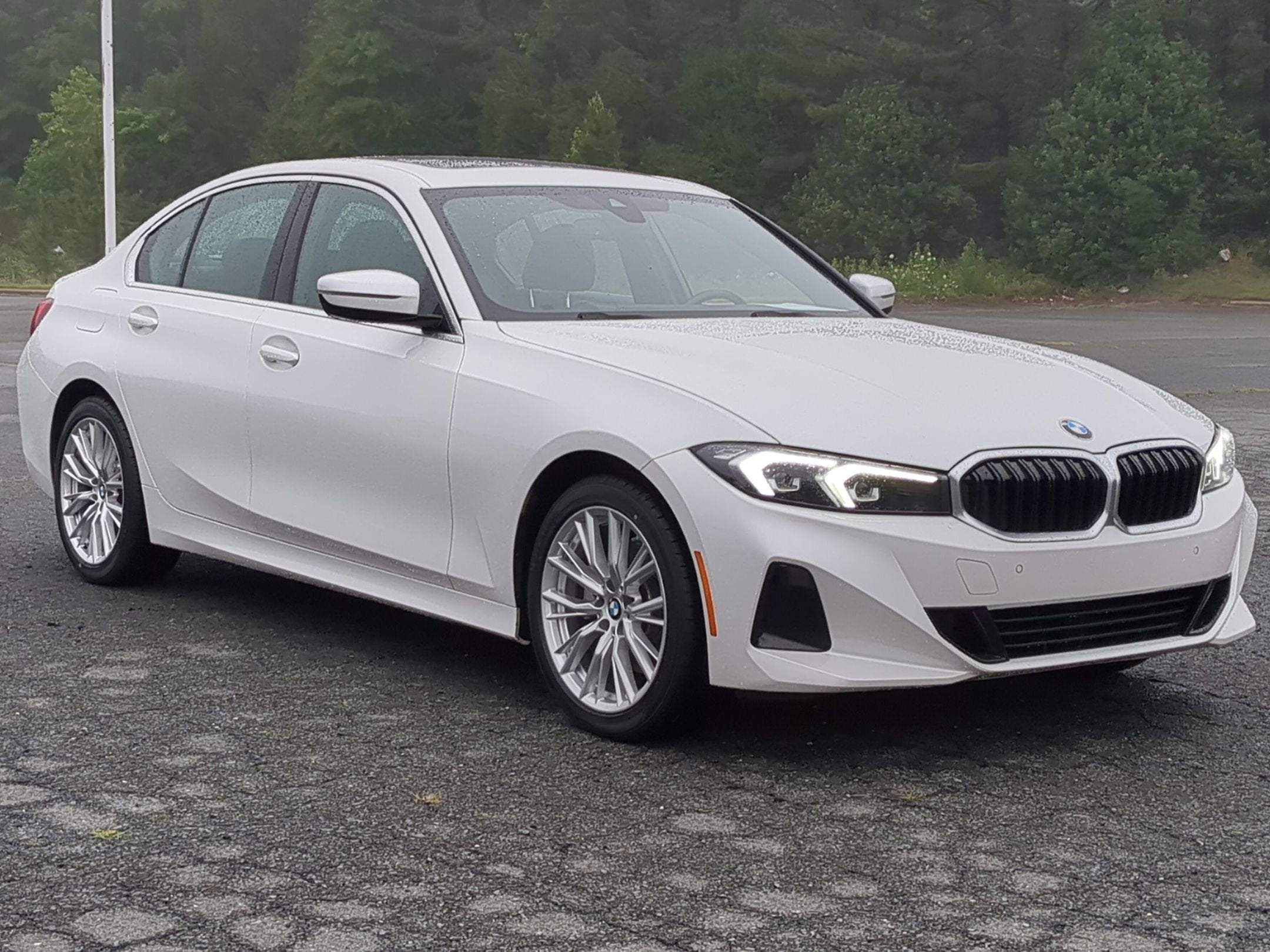 2024 BMW 3 Series 330i Sedan's photo