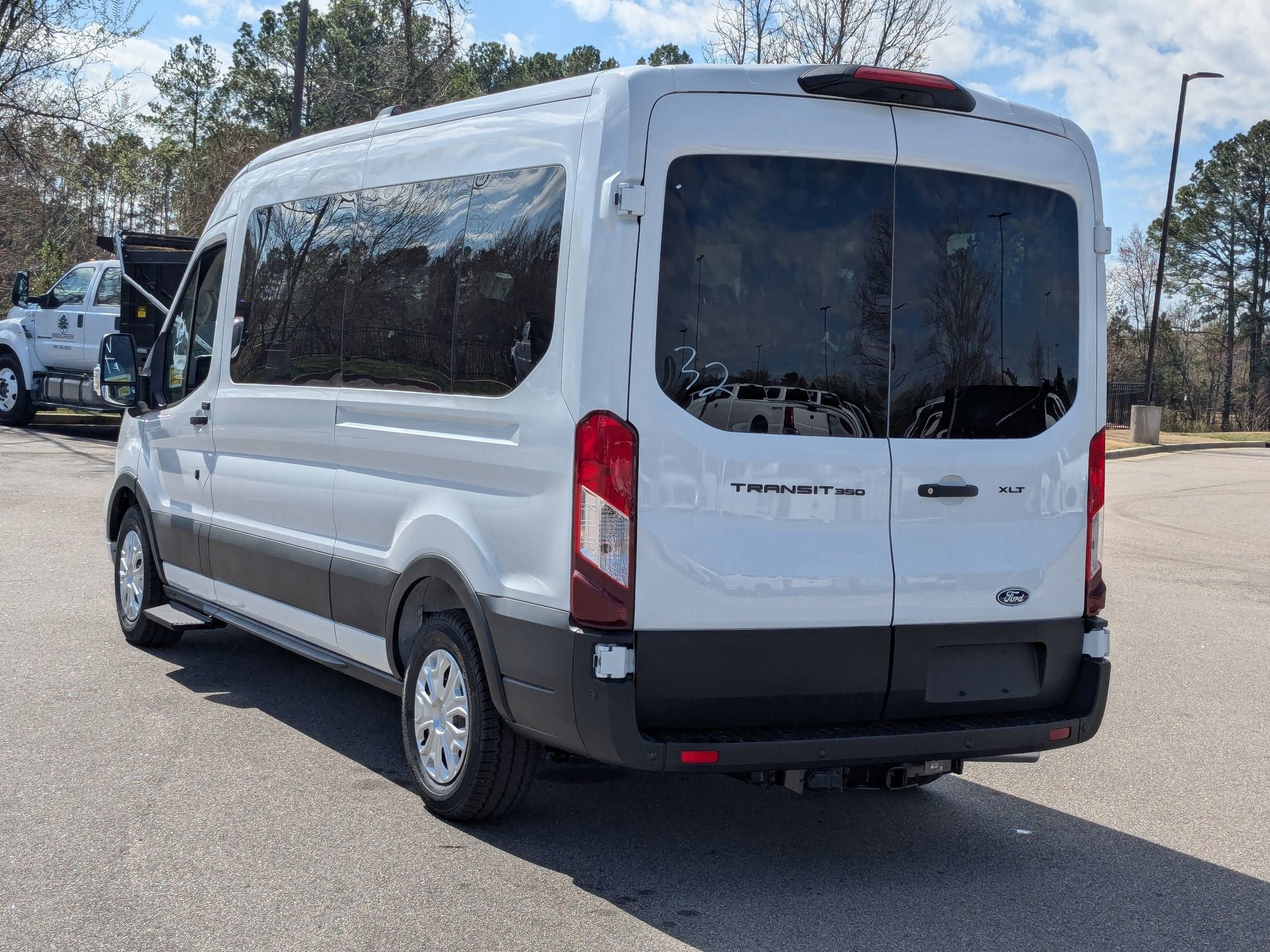 2026 Ford Transit Passenger Wagon XLT