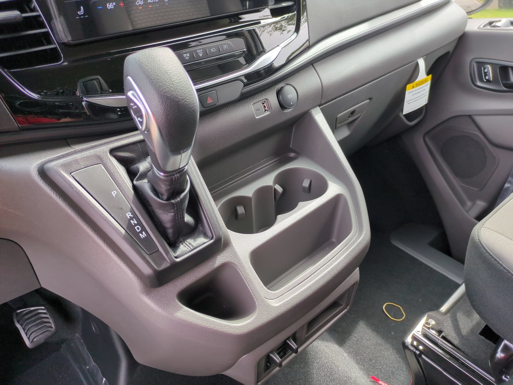 2027 Ford Transit Passenger Wagon XLT