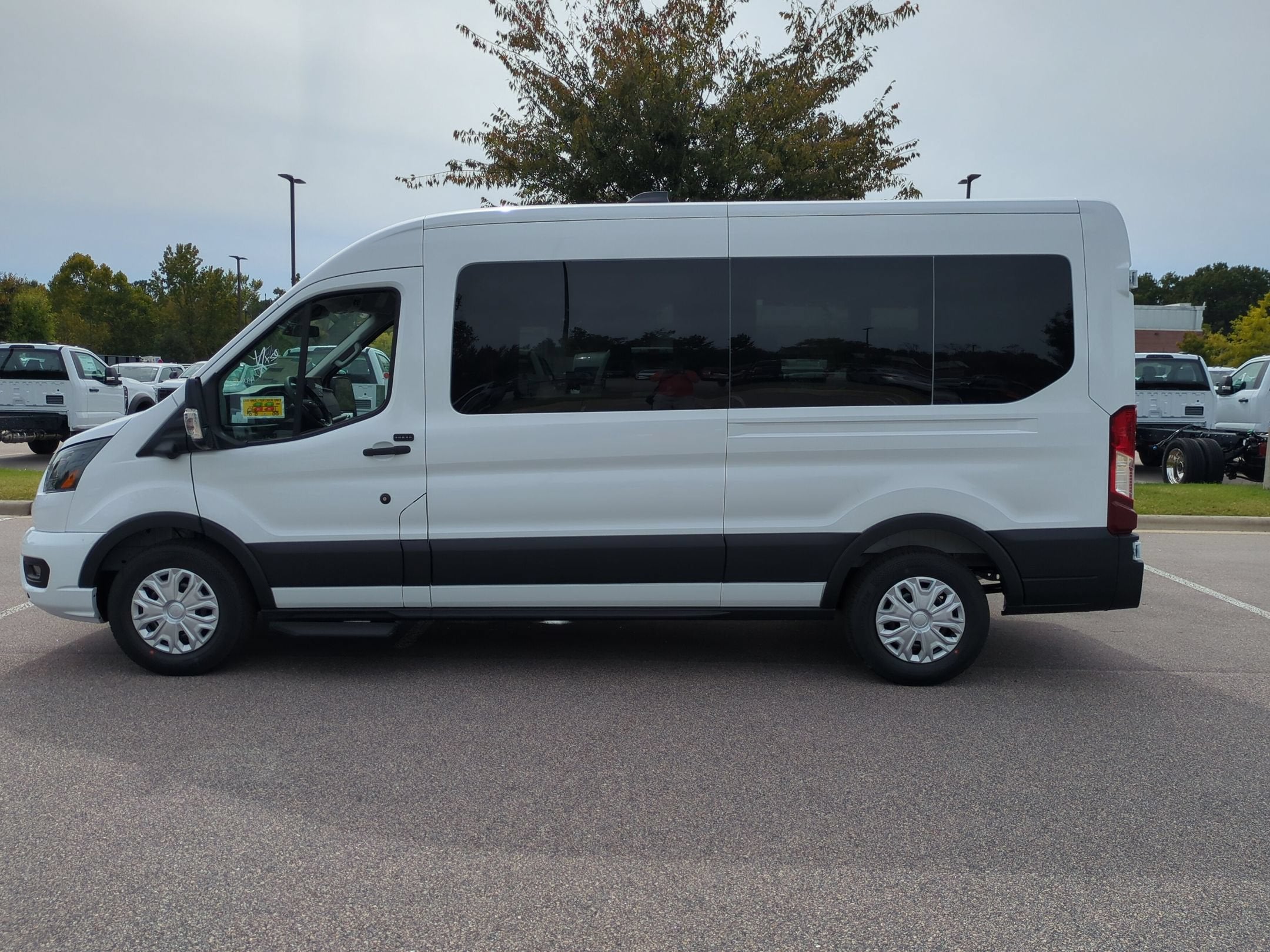 2027 Ford Transit Passenger Wagon XLT