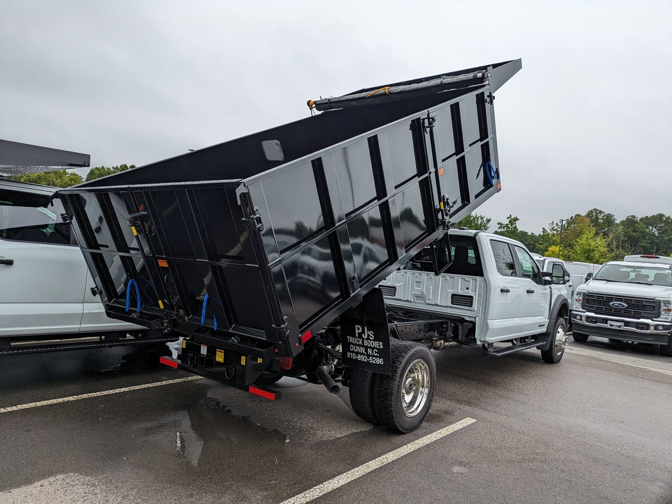2025 Ford Super Duty F-550 DRW XL